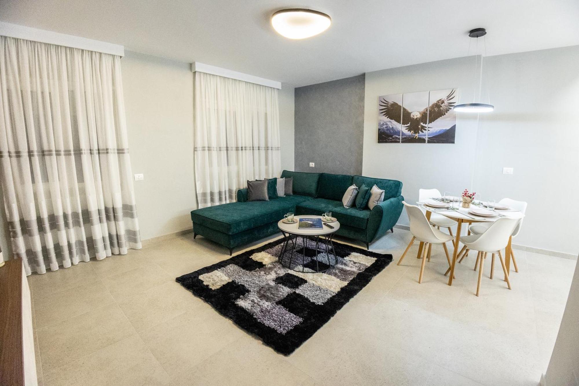 Days Free Parking Apartment Tirana
