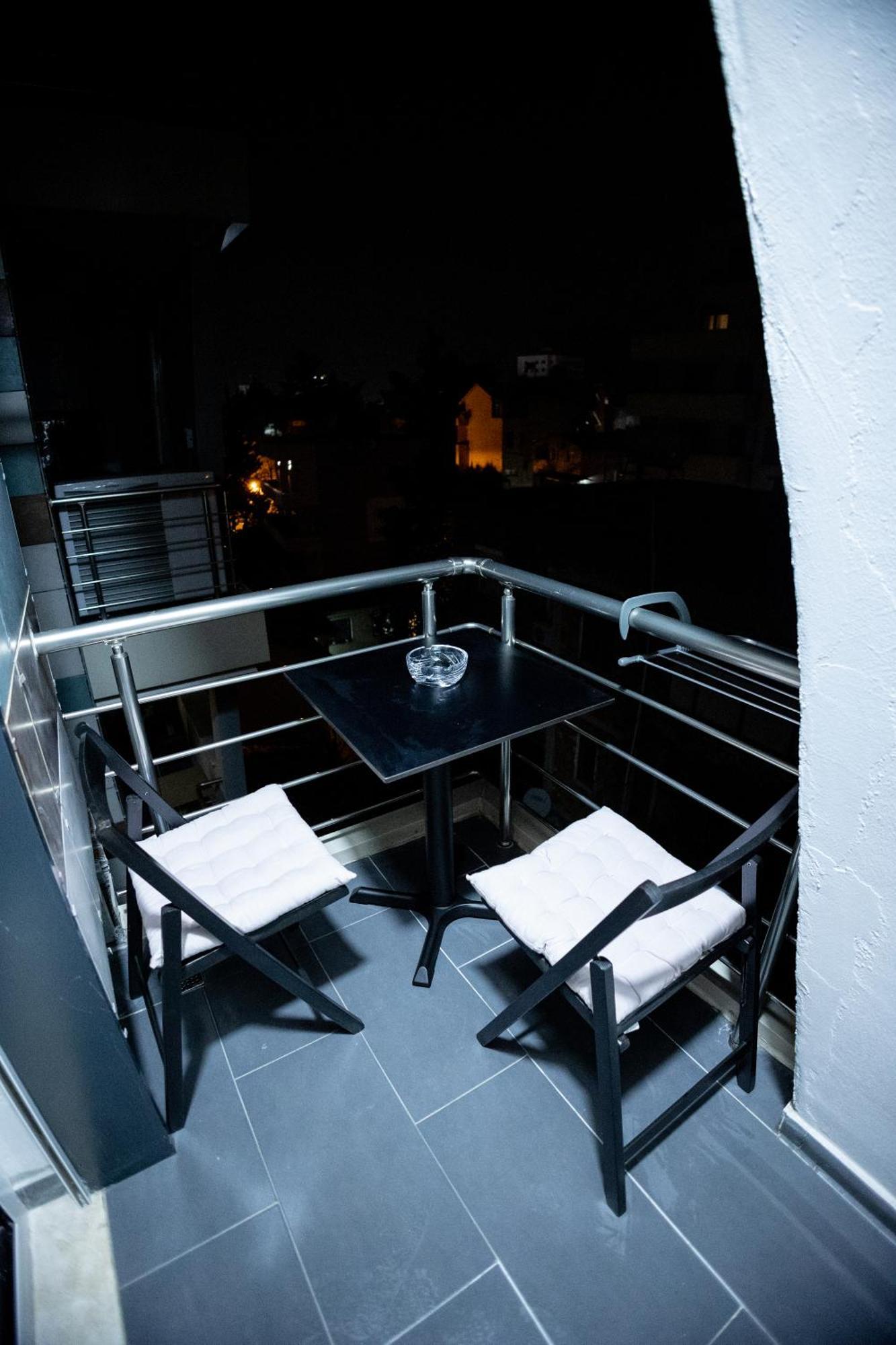 Apartment Days Free Parking *
