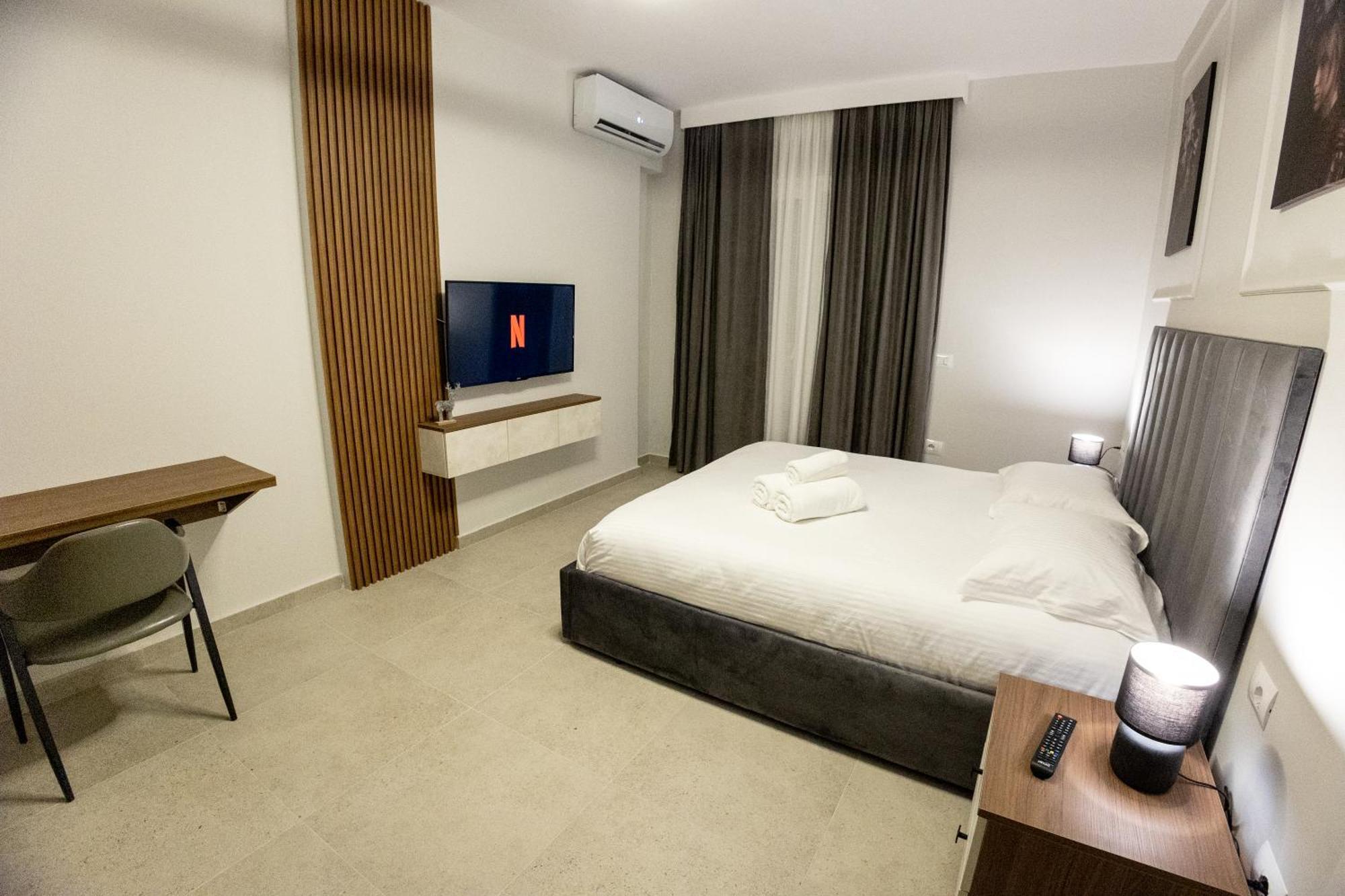 Appartement Days Free Parking Tirana