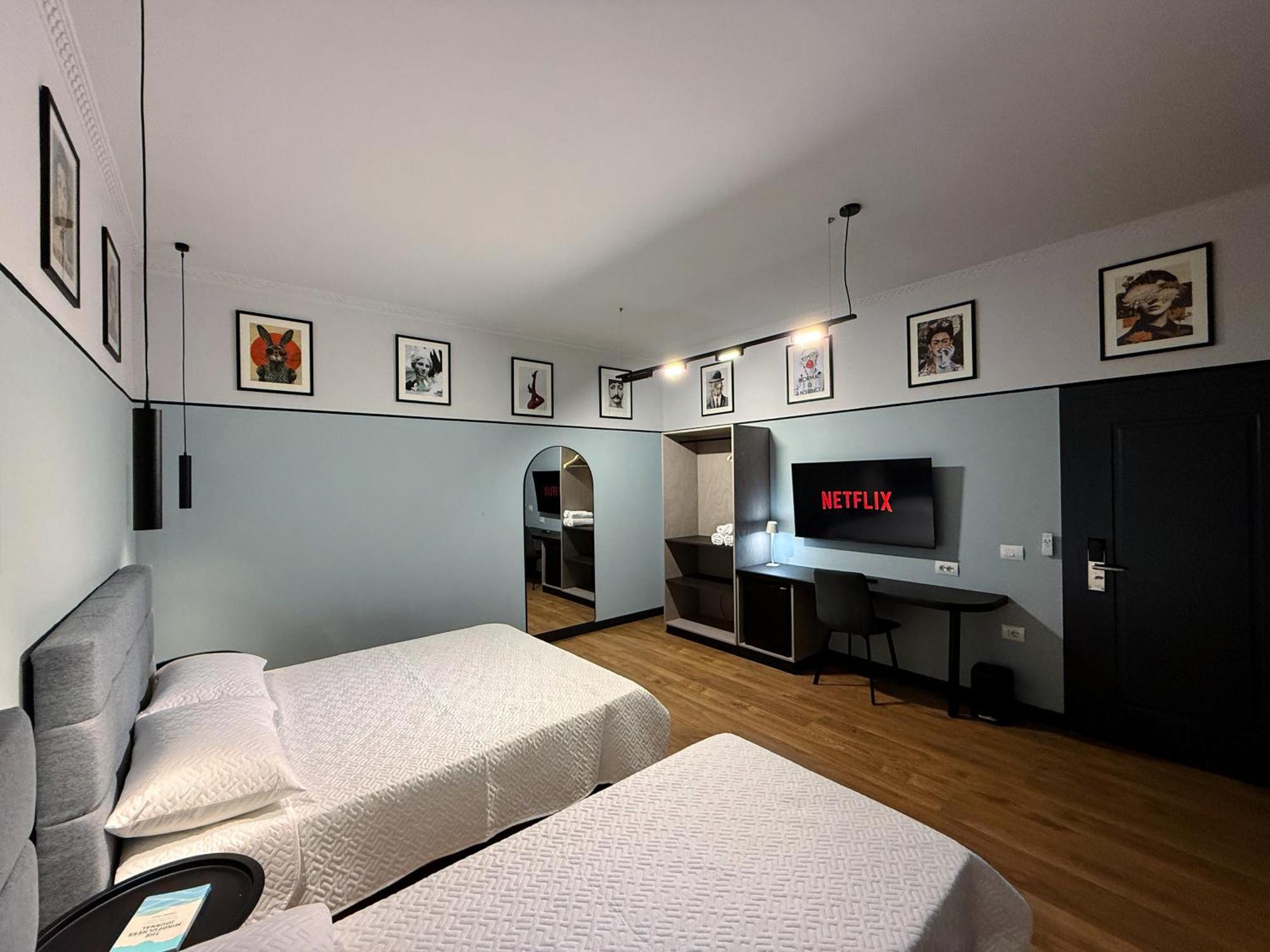 Apartment Days Free Parking